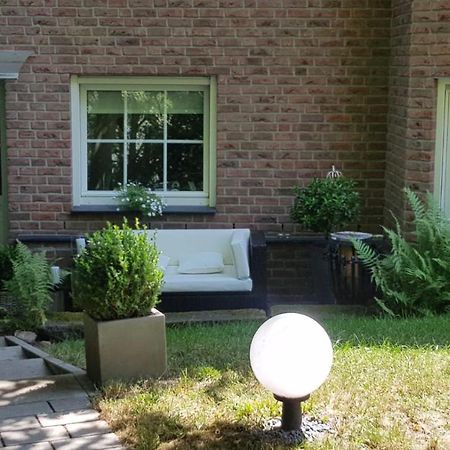 Zuhause In Grafrath Apartamento Solingen Exterior foto